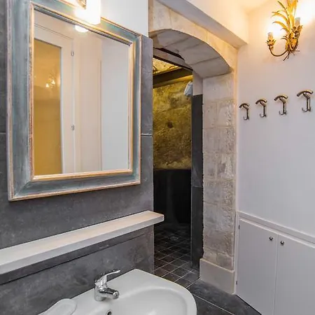 Palazzo Degli Olivi Apartman *