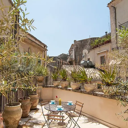 Palazzo Degli Olivi *