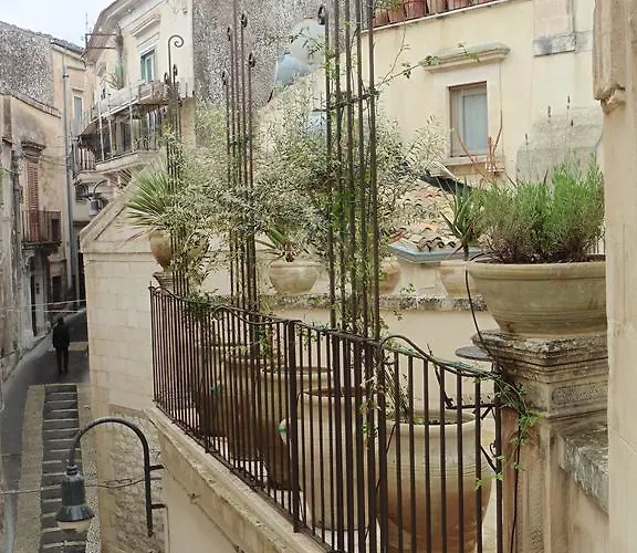 Palazzo Degli Olivi *